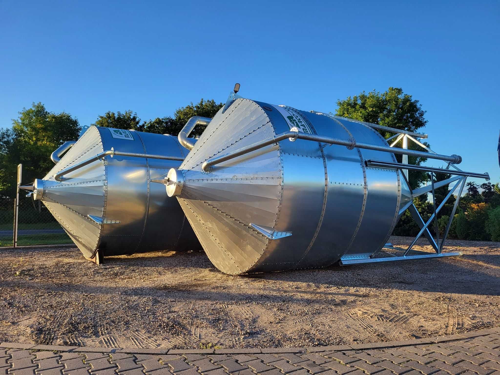 Silos zbożowo - paszowy Przechowywanie Zadawanie paszy paszociąg Nowy