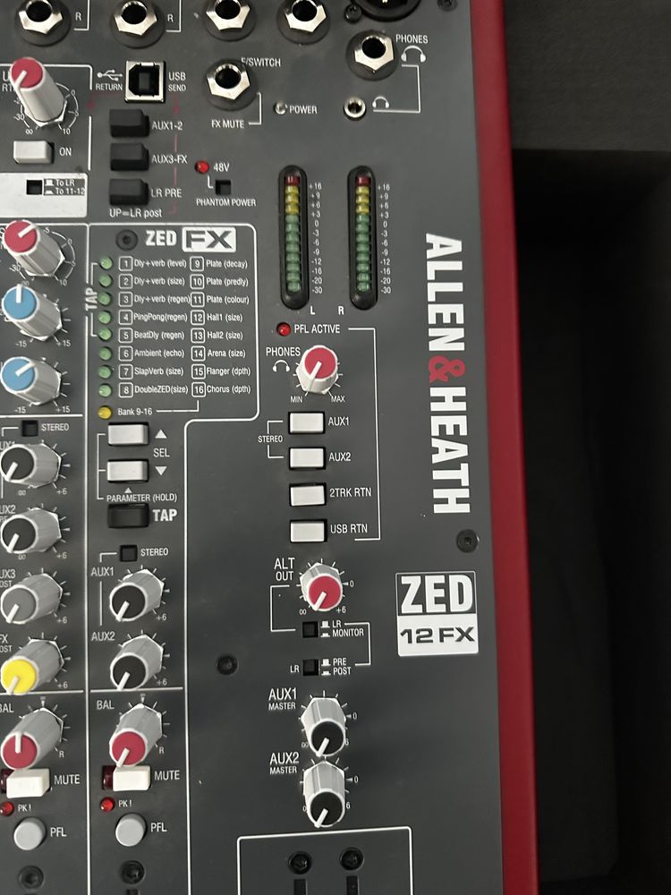 Allen & Heath ZED-12FX