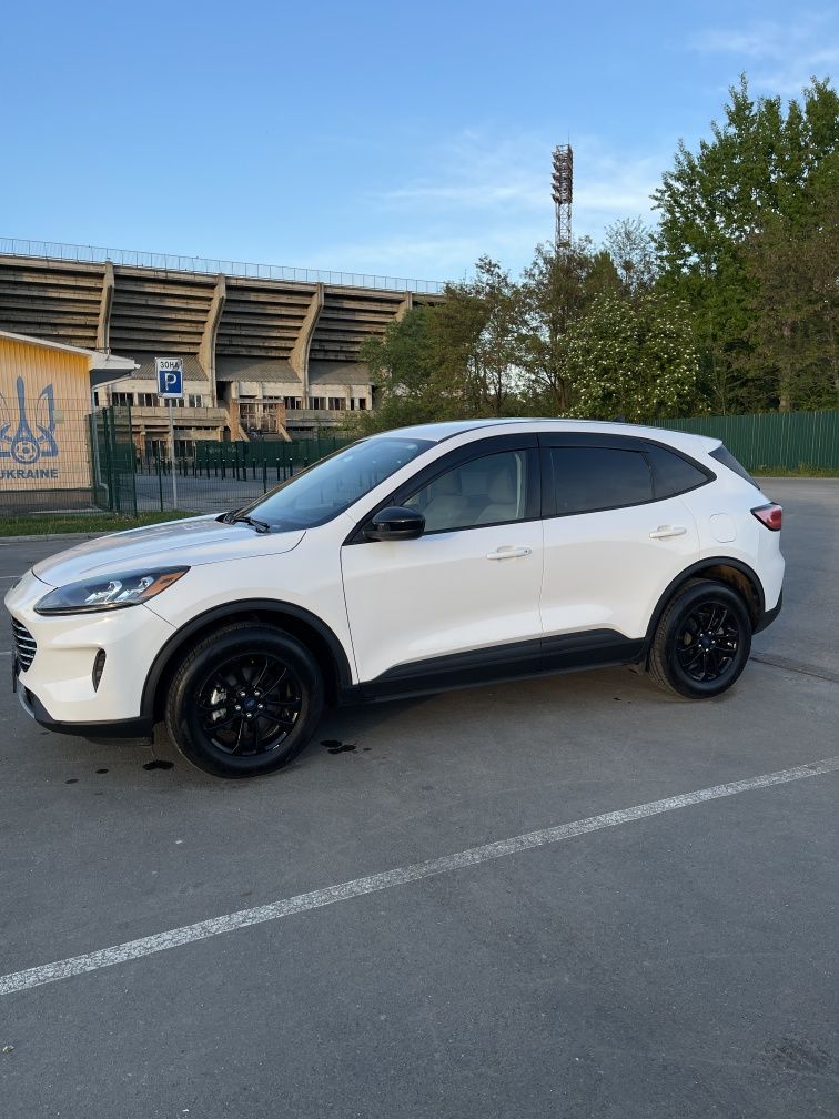 Ford escape Hybrid AWD 2020