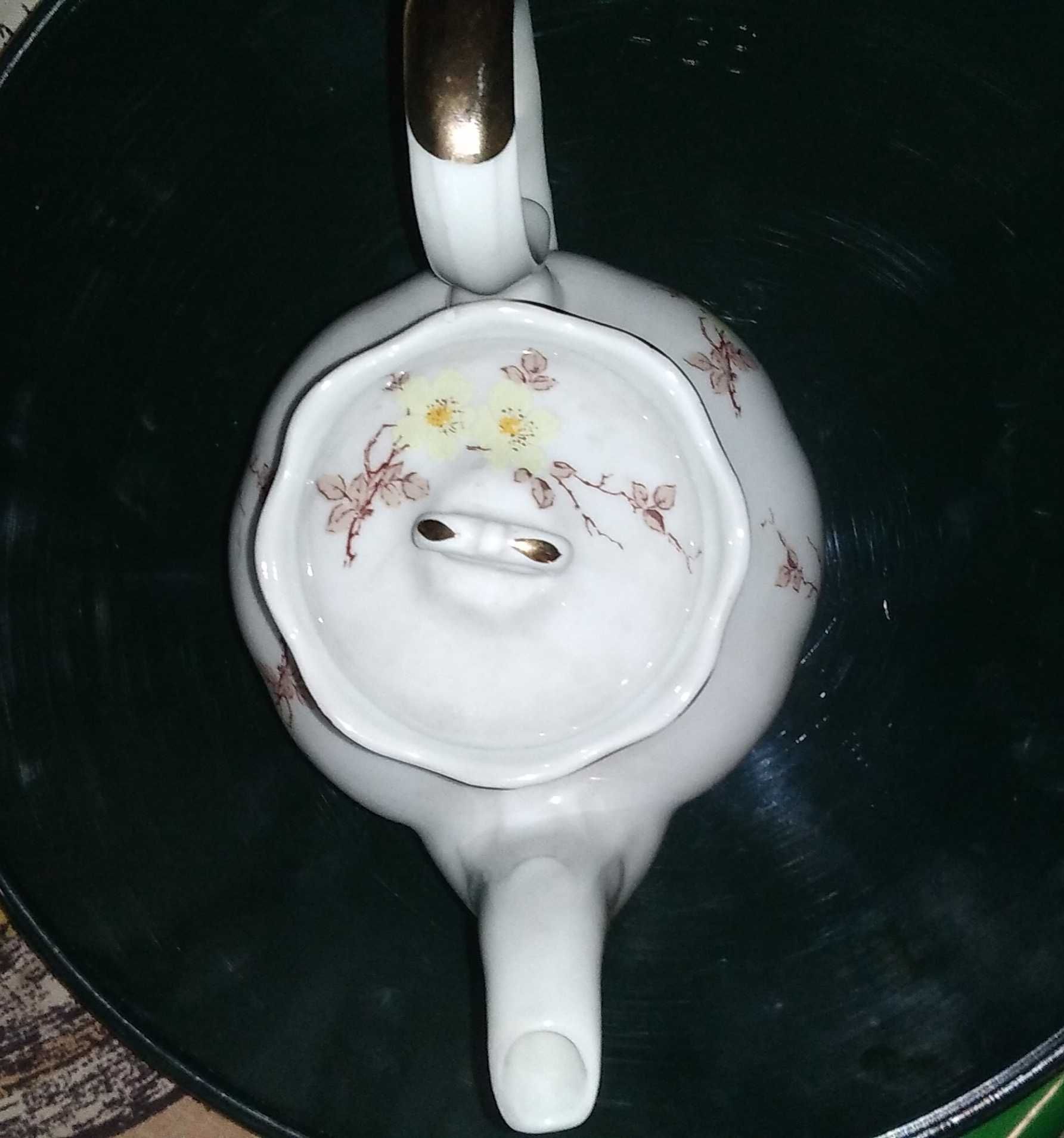 чайный сервиз                          .