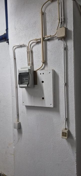 Armazém / Garagem no Cacém