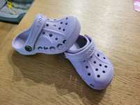 Sprzedam Klapki crocs c9