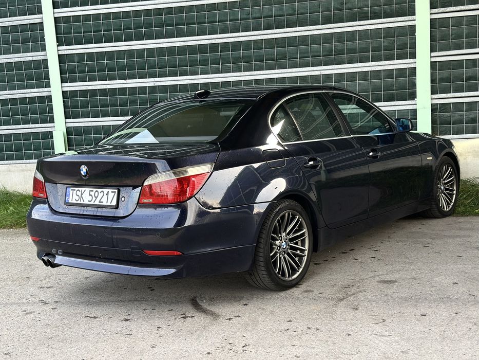 BMW E60 4.4i V8 333KM Xenon, Komforty czarne, czarny sufit