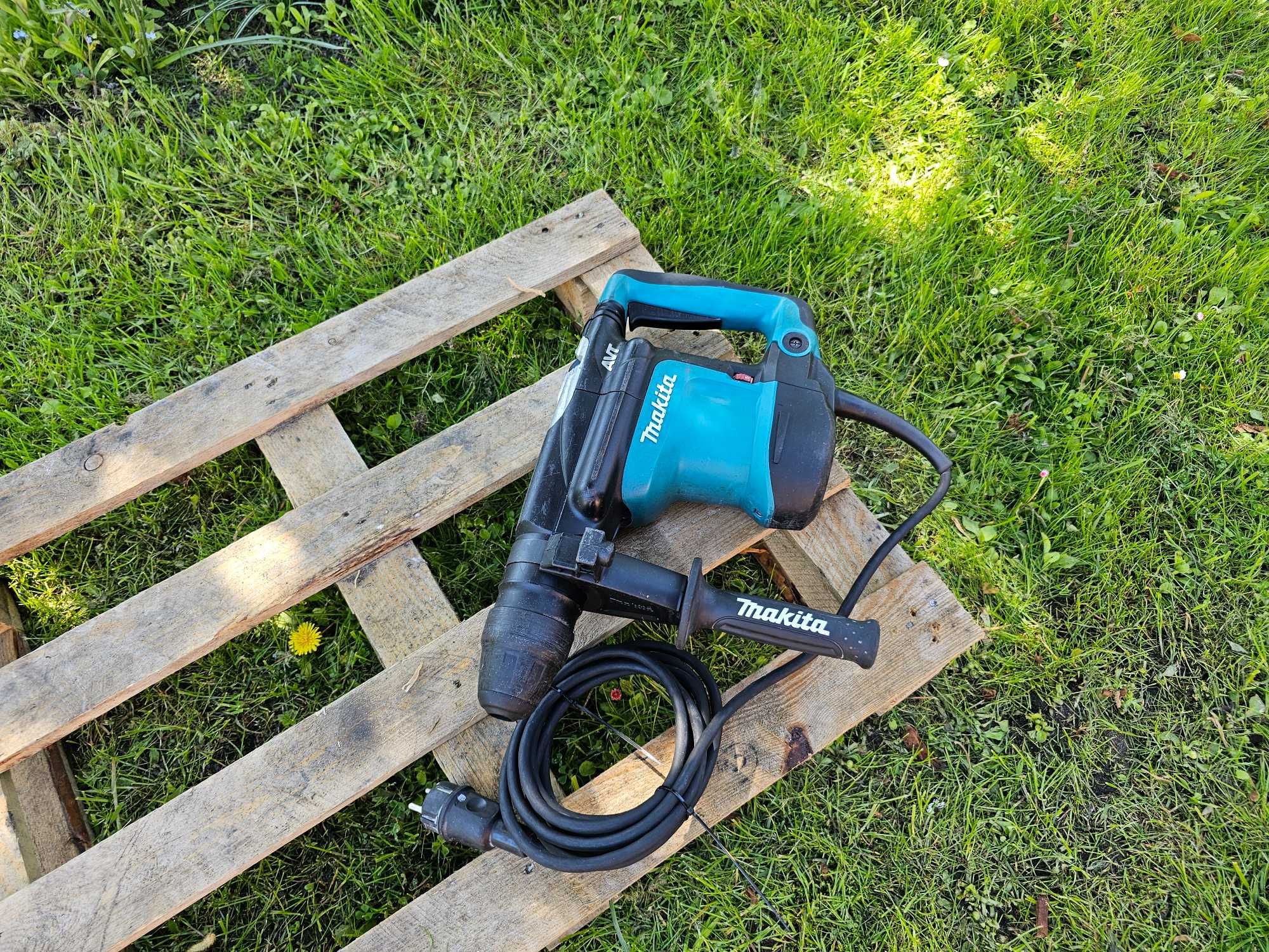 MAKITA HR3541FC Młot udarowo-obrotowy SDS-Max 5,7J 850W AVT