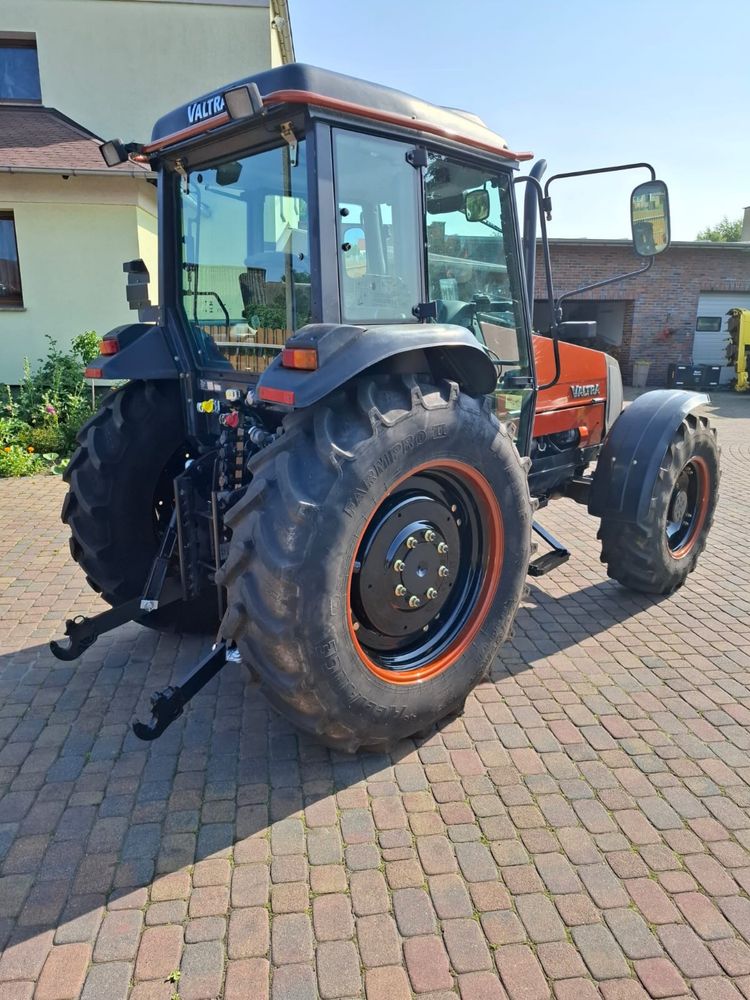 VALTRA 900 , 90KM, pneumatyka, nowe opony, z Niemiec