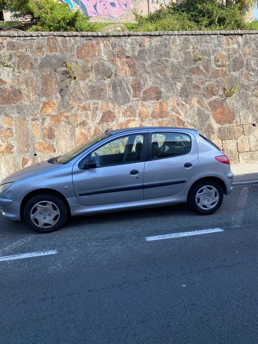 Vendo um Peugeot 206