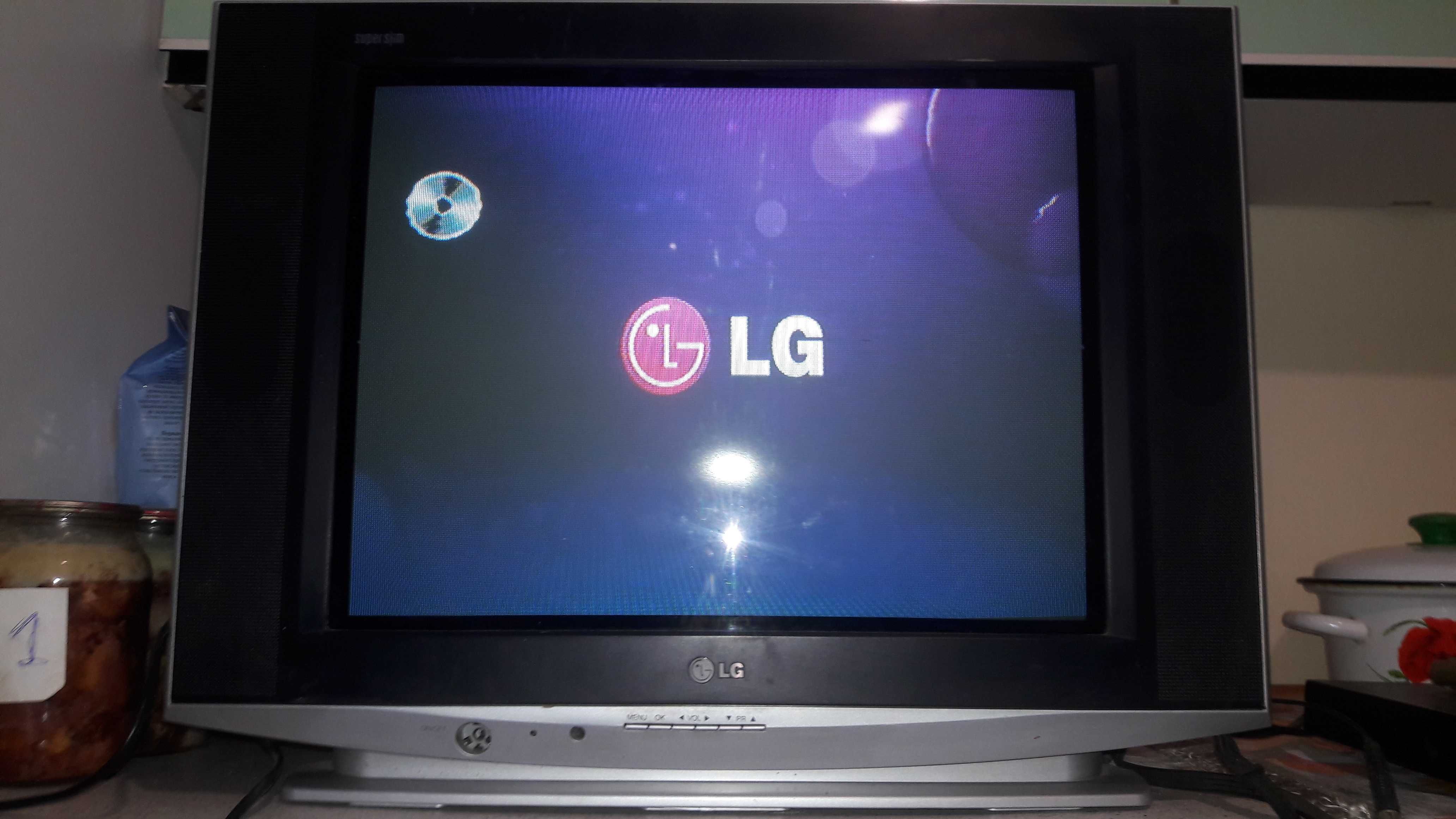 Продам телевизор LG.