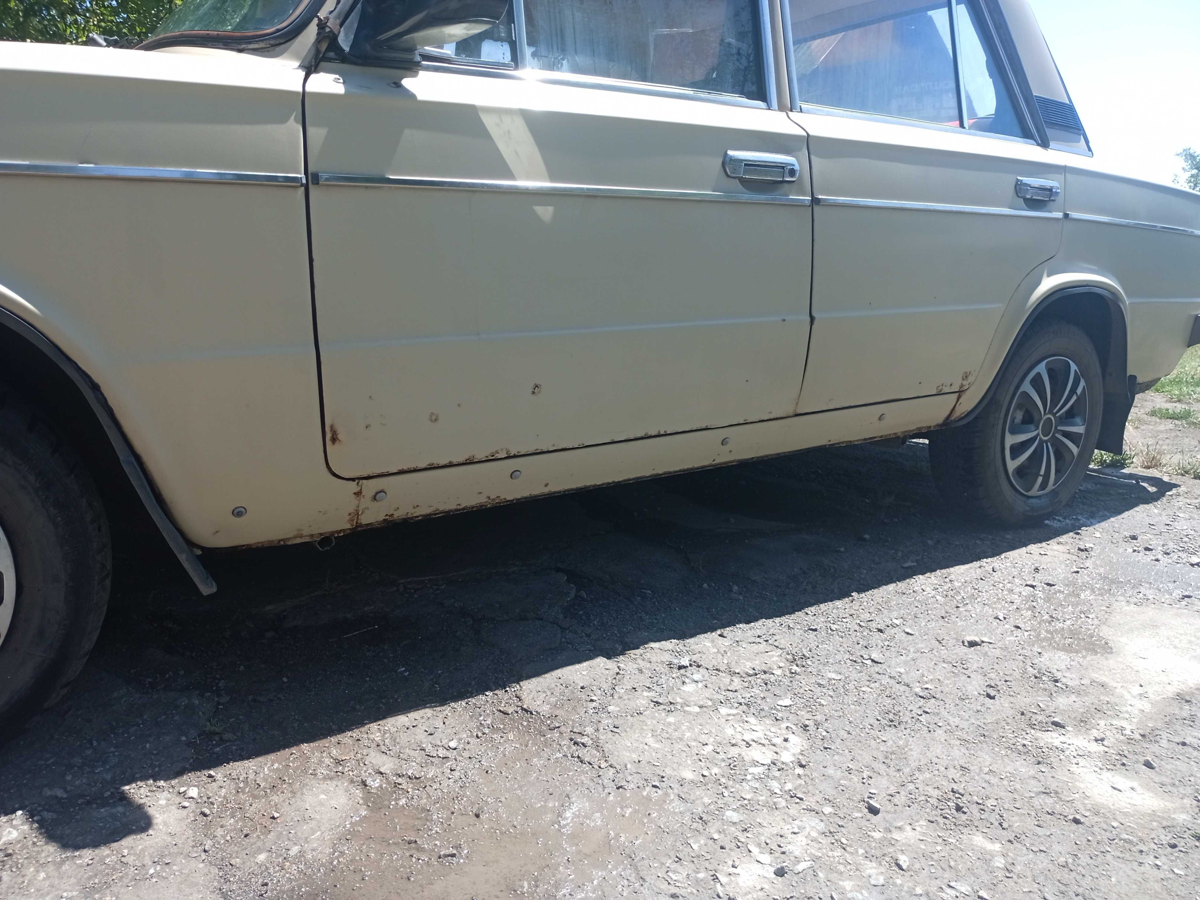 Автомобіль ВАЗ 2106