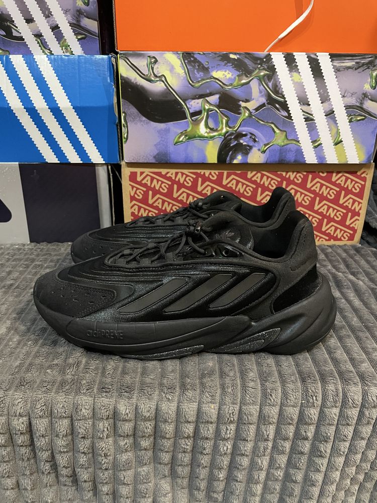 Оригінальні кросівки Adidas Ozelia 39(24,5см)