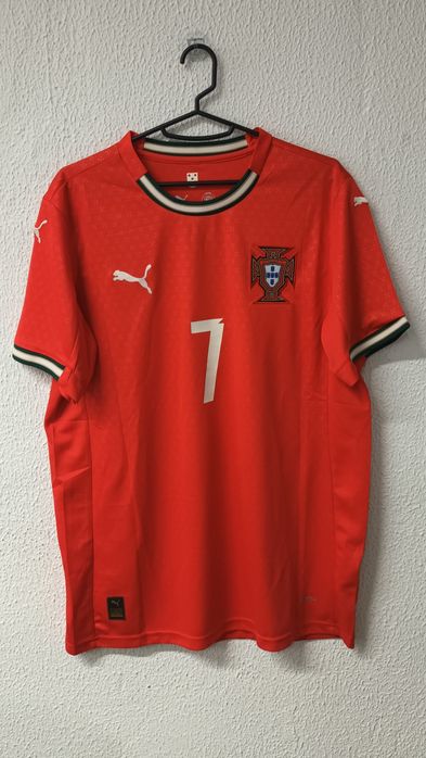Camisola Cristiano Ronaldo Portugal PUMA
Seleção Portugal 2025 (PUMA)