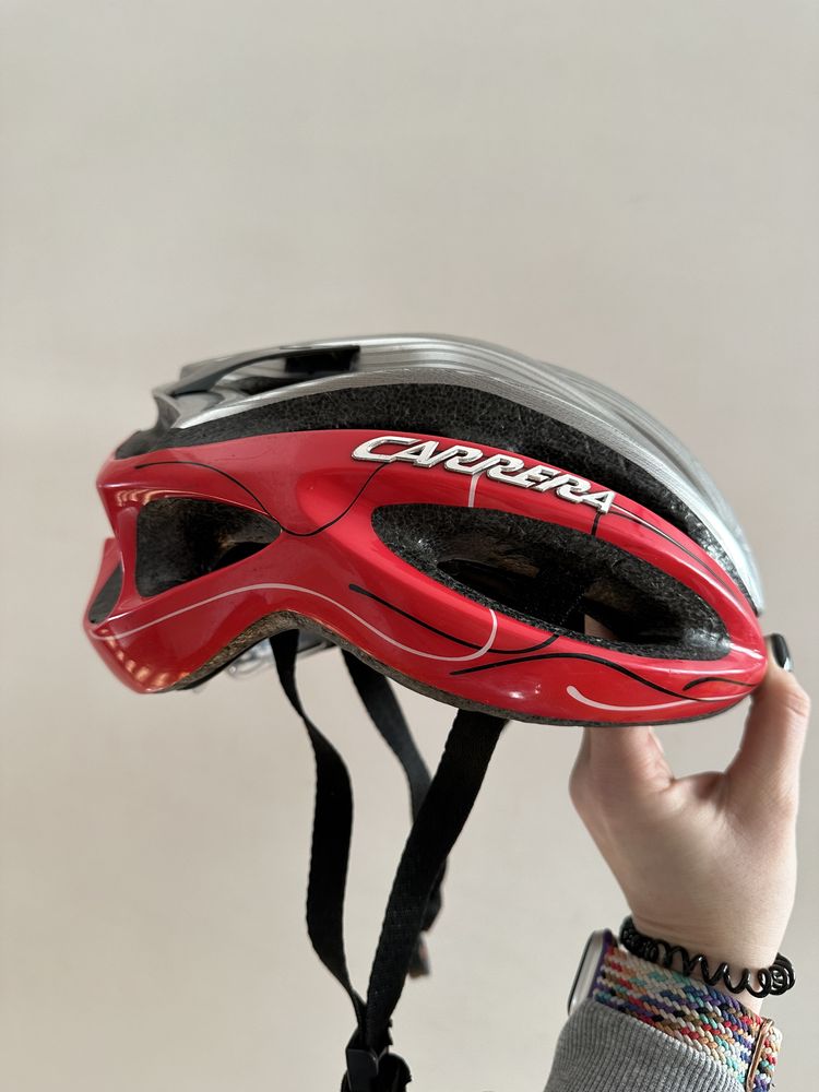 Kask rowerowy carrera