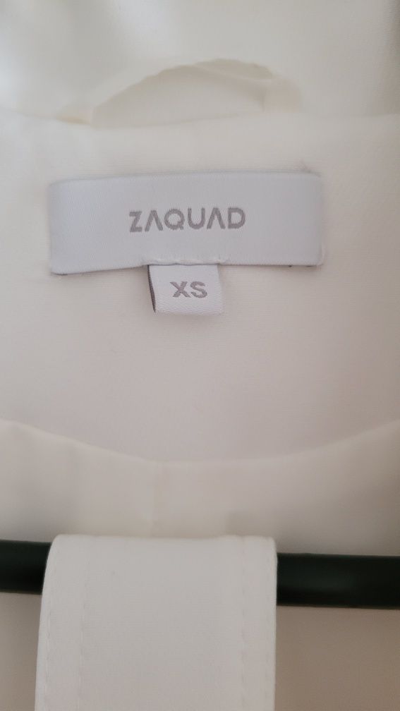 Biały płaszcz z wiskozy Zaquad XS