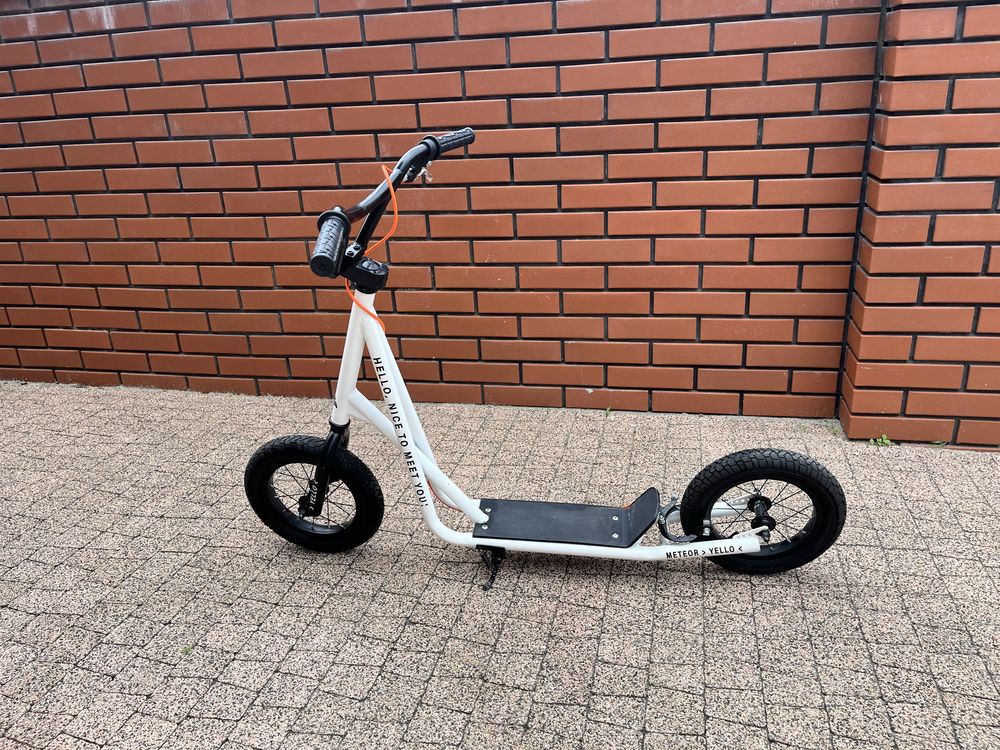 Hulajnoga yello meteor pompowane koła