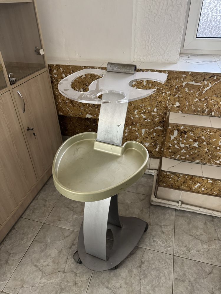 Продам парикмахерское кресло