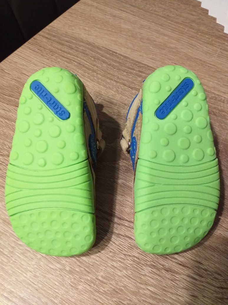 Buciki dziecięce r. 15