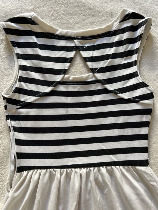 Vestido branco e preto Bershka