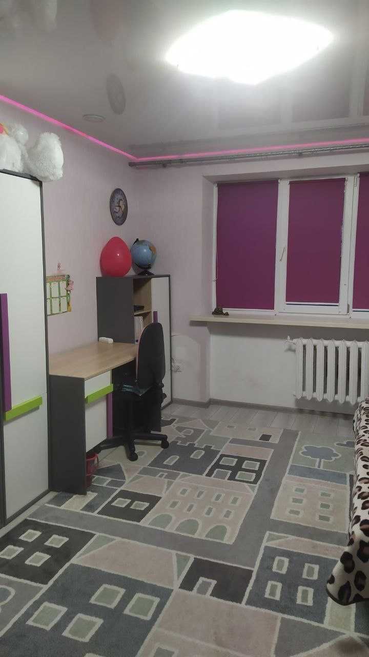Продам 3-х кімнатну квартиру в центрі міста Красноград