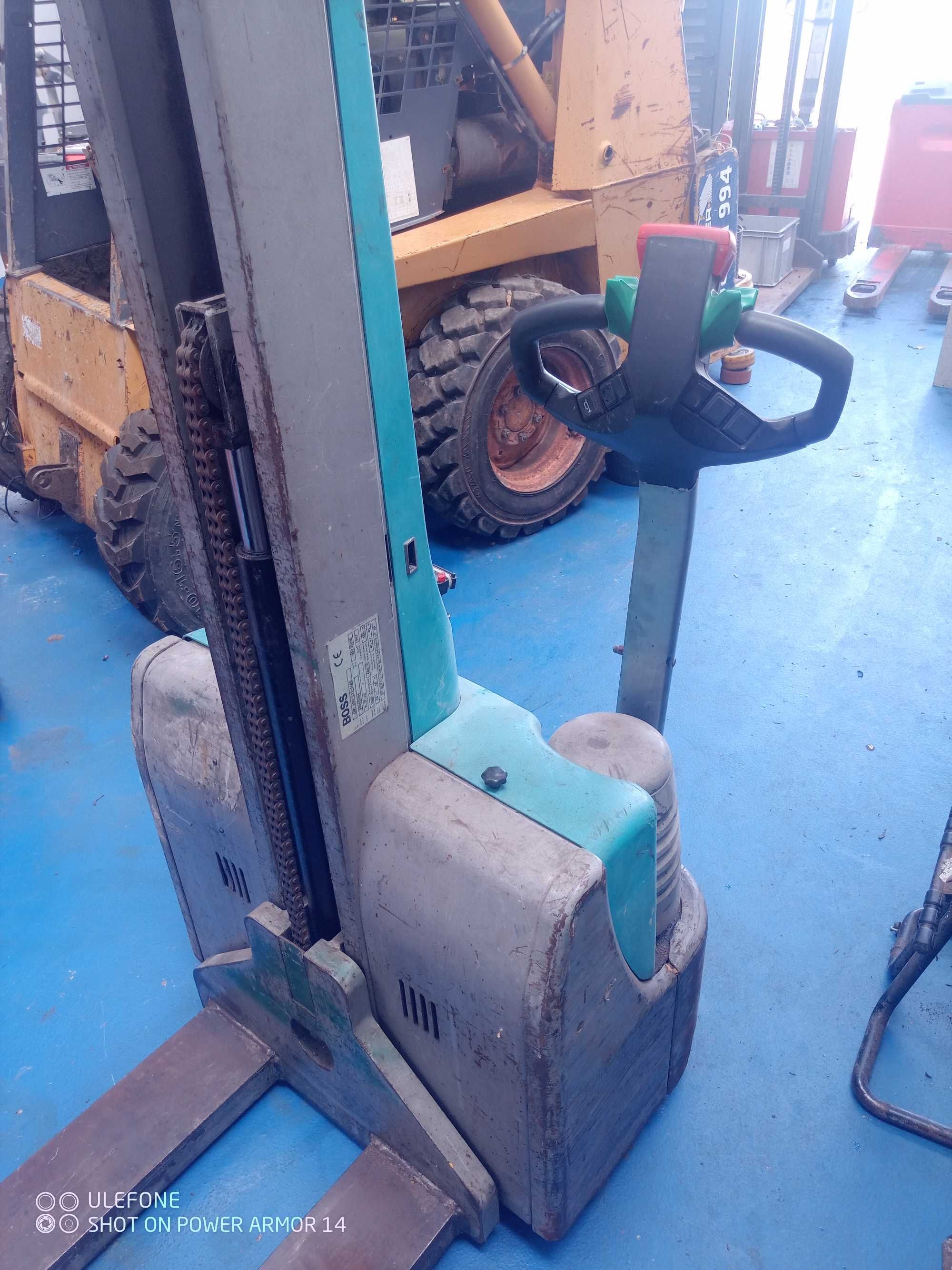 Empilhador stacker Boss