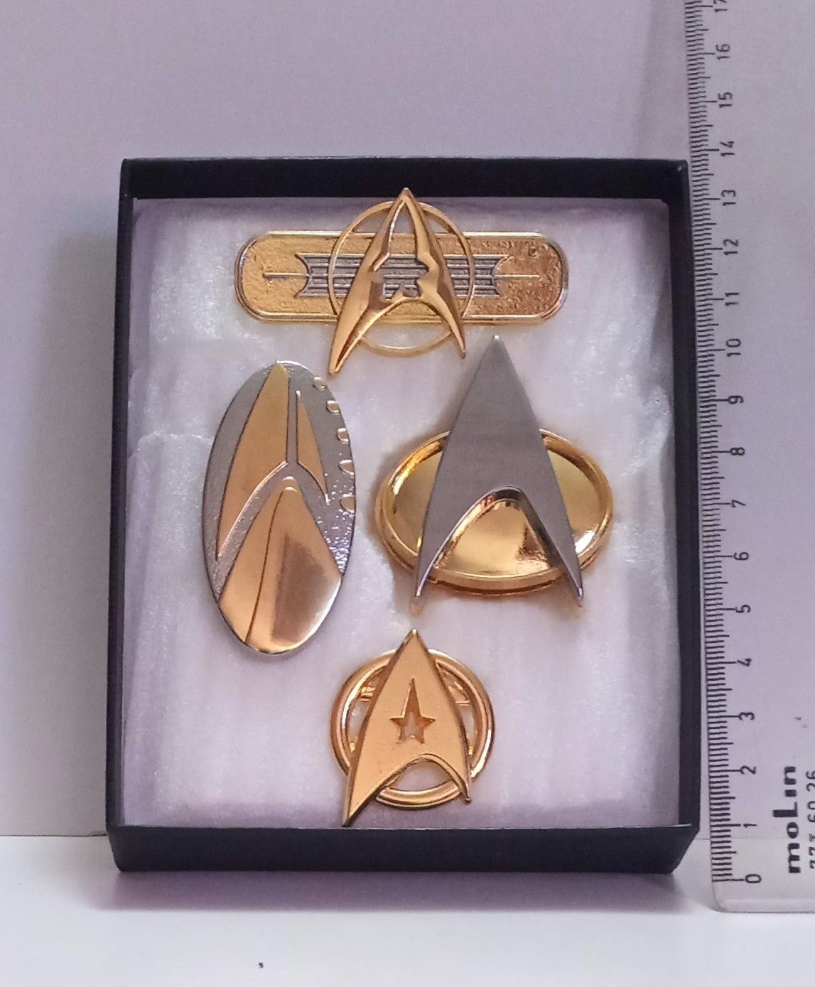 Caixa com 4 pins Star Trek