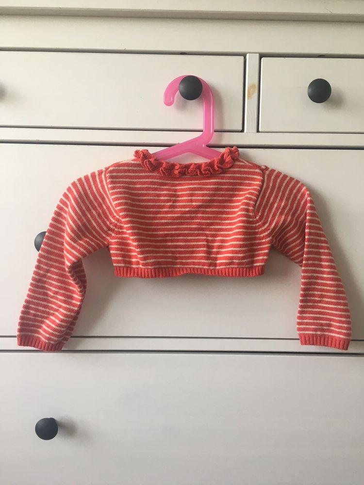 Zara Sweterek bolerko koralowo-kremowe z kurką 78 cm 9-12 M-cy