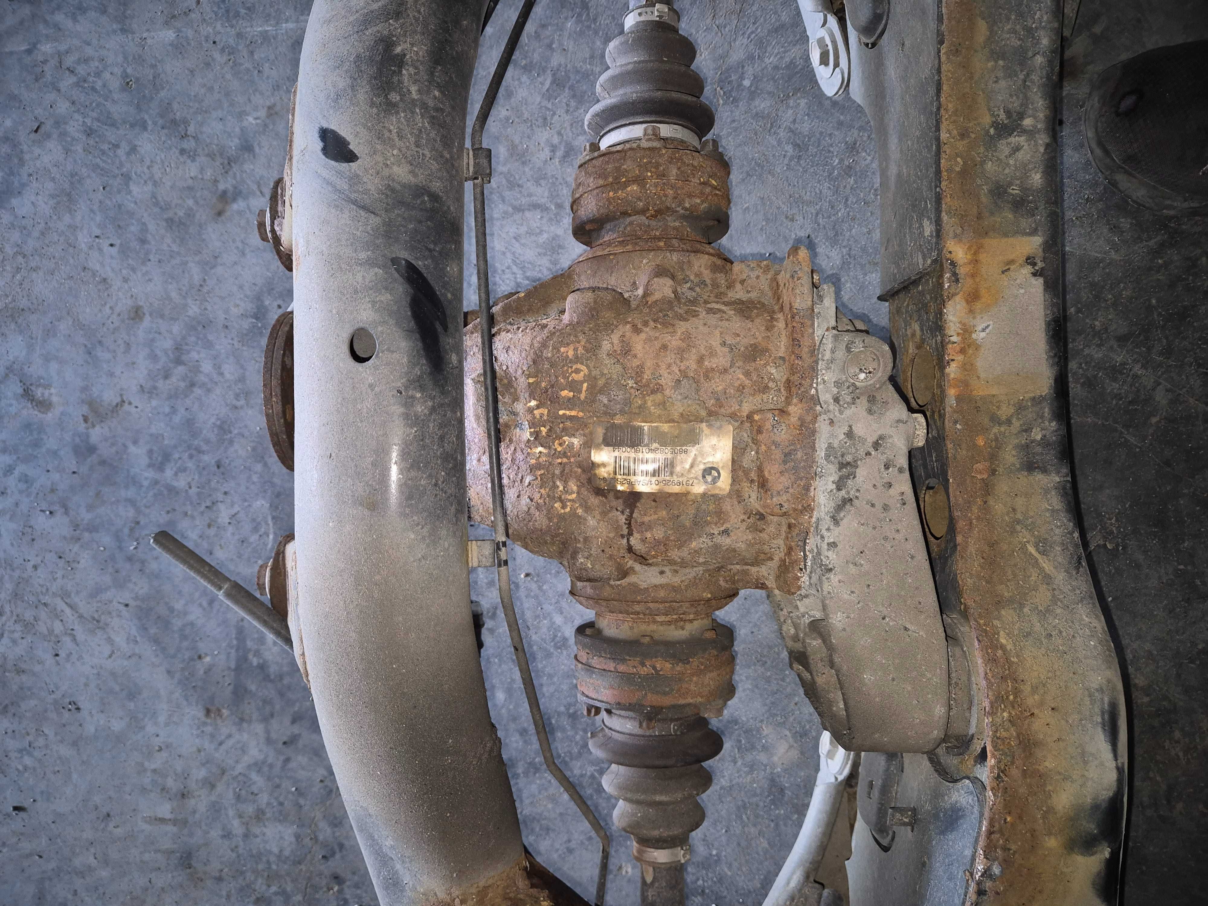Wózek zawieszenie tył e90 e87 e81 benzyna w ładnym stanie