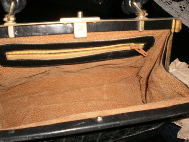 mala em pele anos 50 NOVA