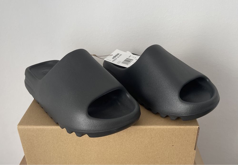 Klapki Adidas Yeezy Slide Onyx 40,5