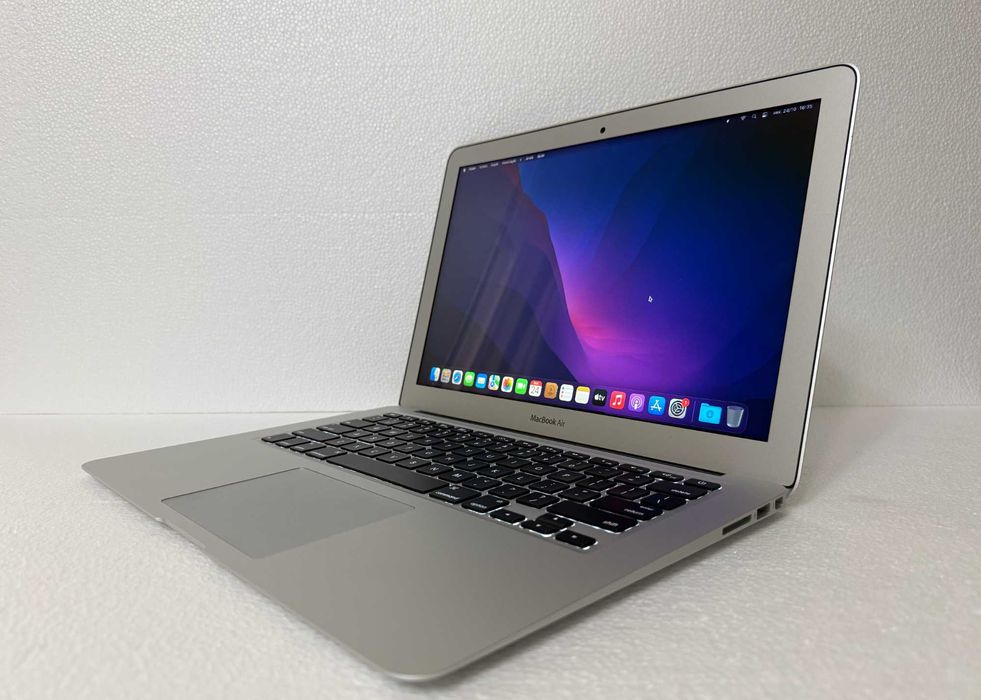 MacBook Air 13” 2017 – i7 • 8GB • SSD – Excelente estado