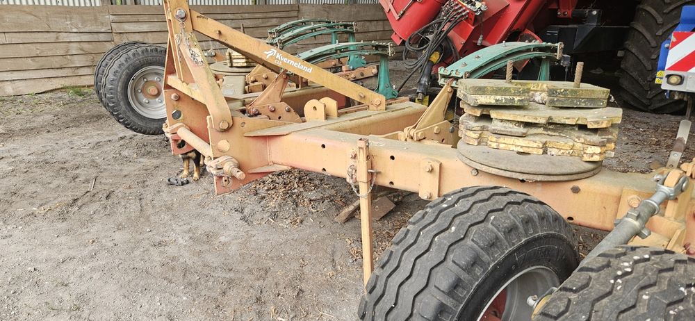 Sprzedam głębosz kverneland cle