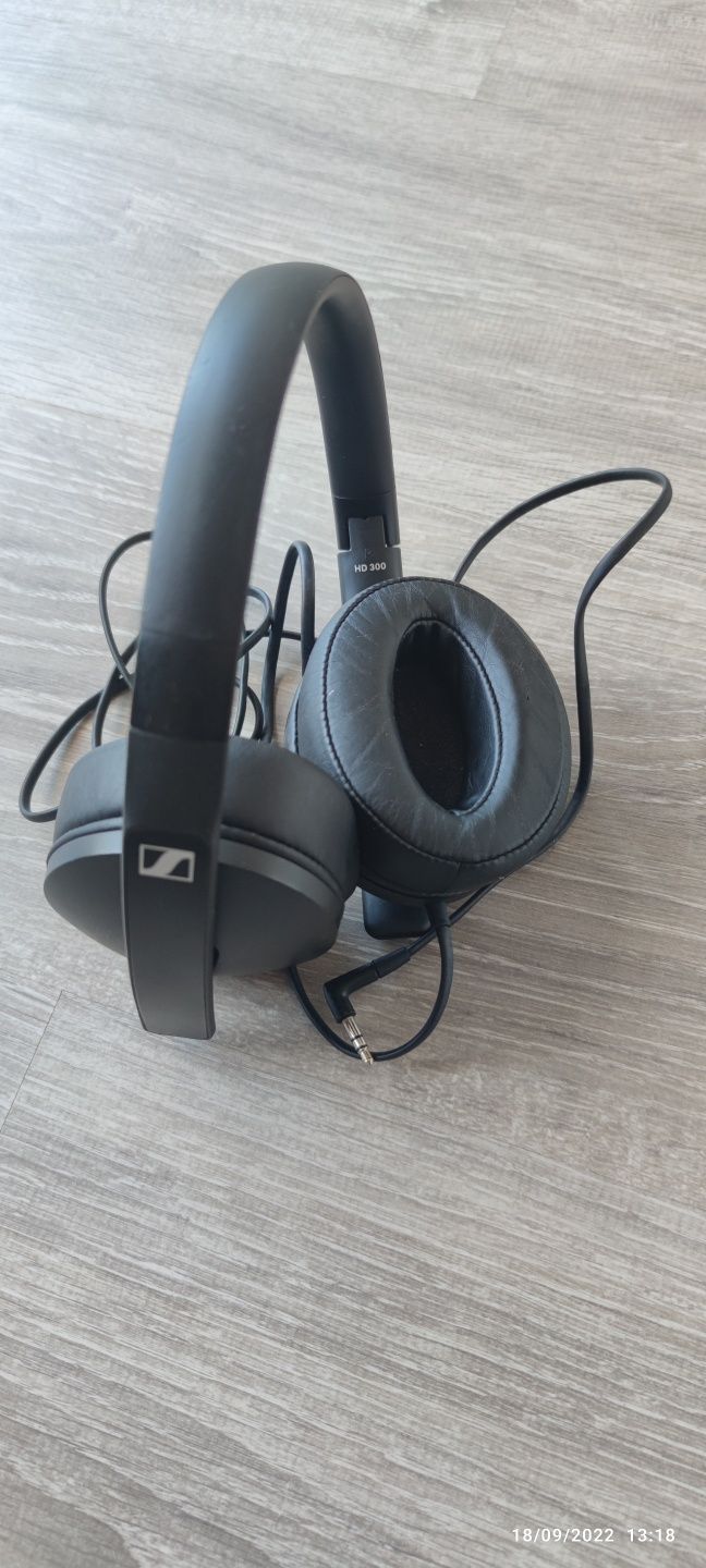 Headphones Sennheiser HD300