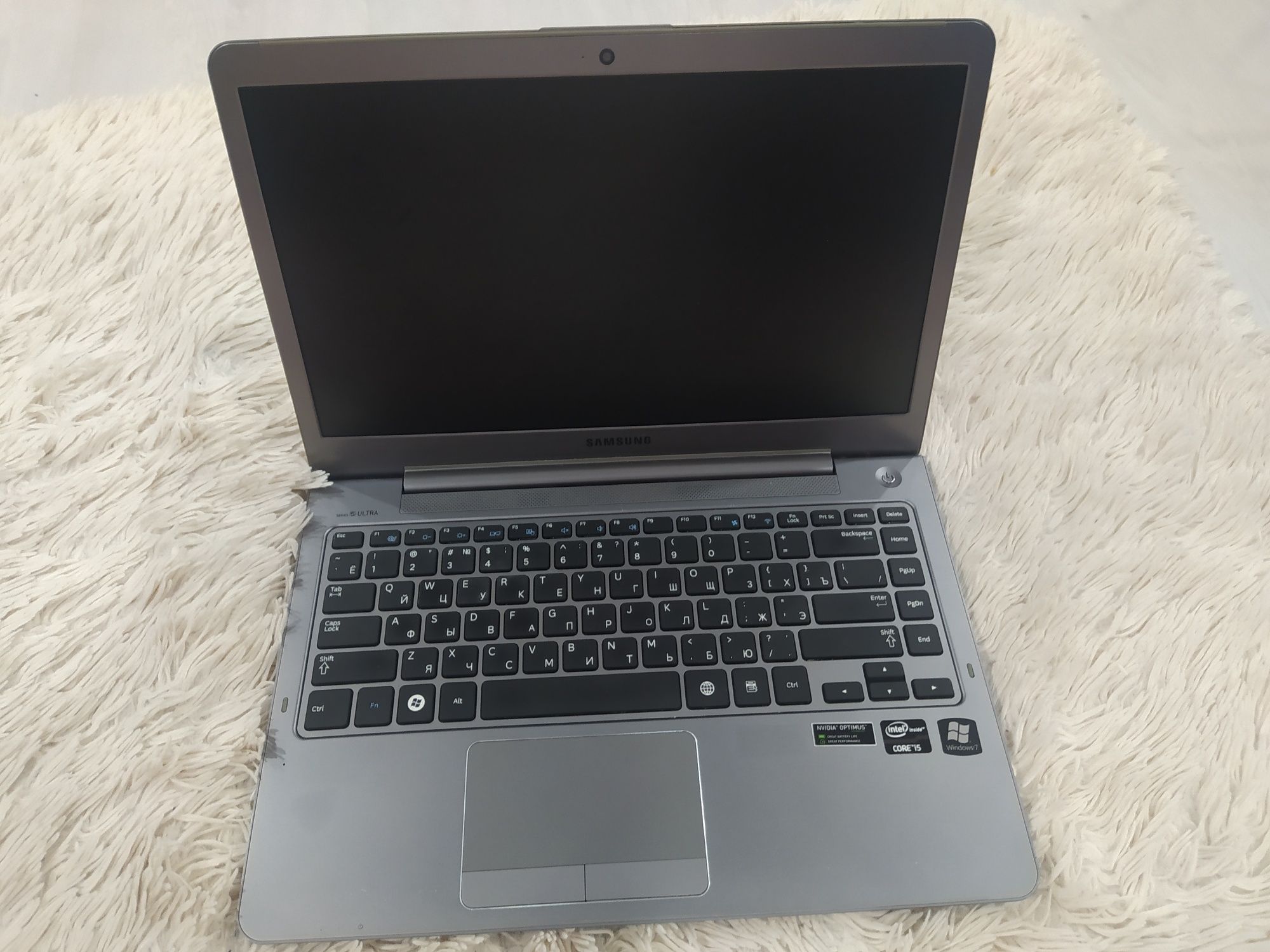 Ноутбук Samsung NP530U4C-01 i5-3317u 8gb 500gb+24ssd Nvidia GT620M-1gb