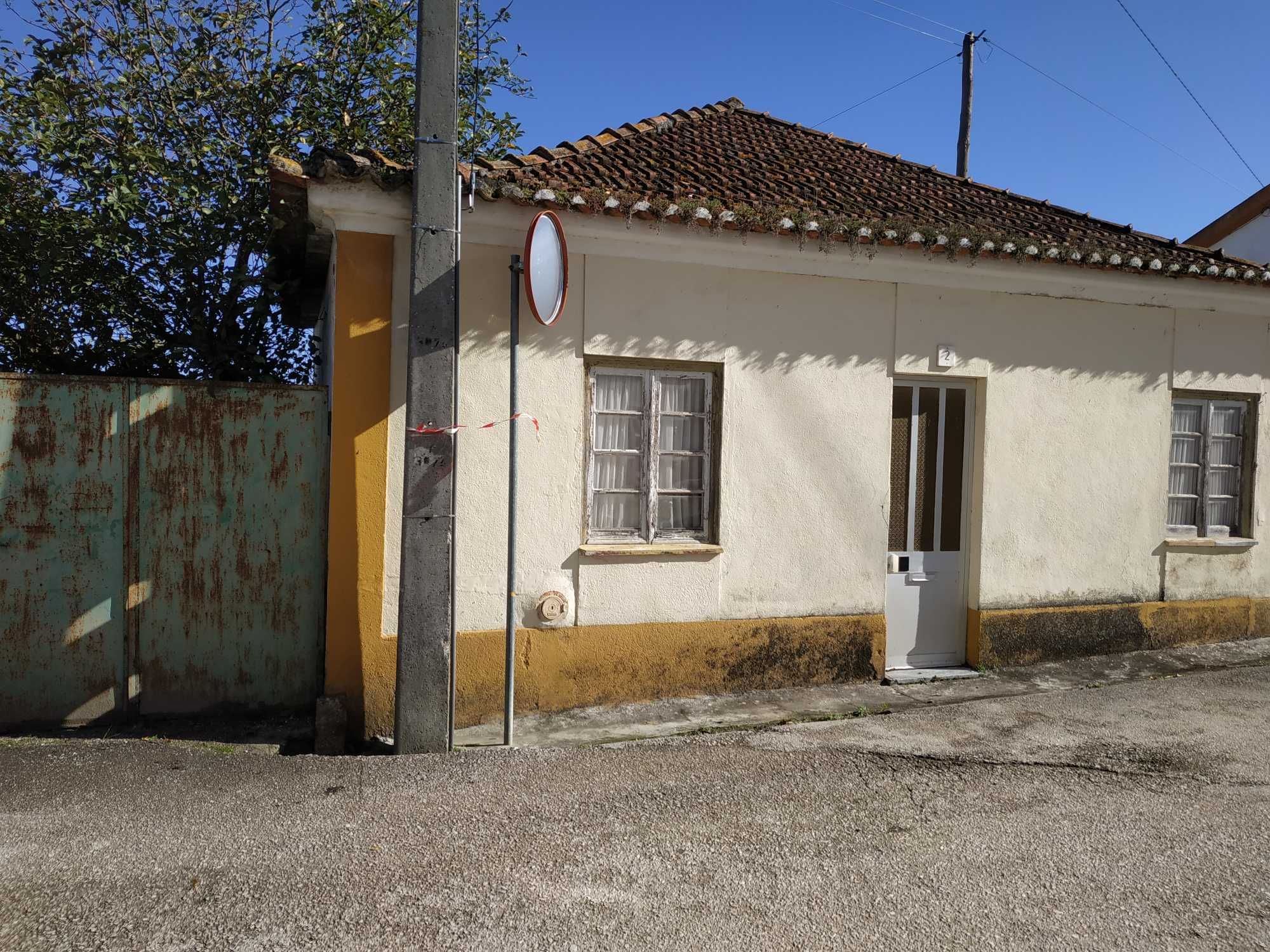 Casa antiga, junto ao Entroncamento