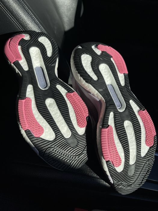 Продам кросівки adidas