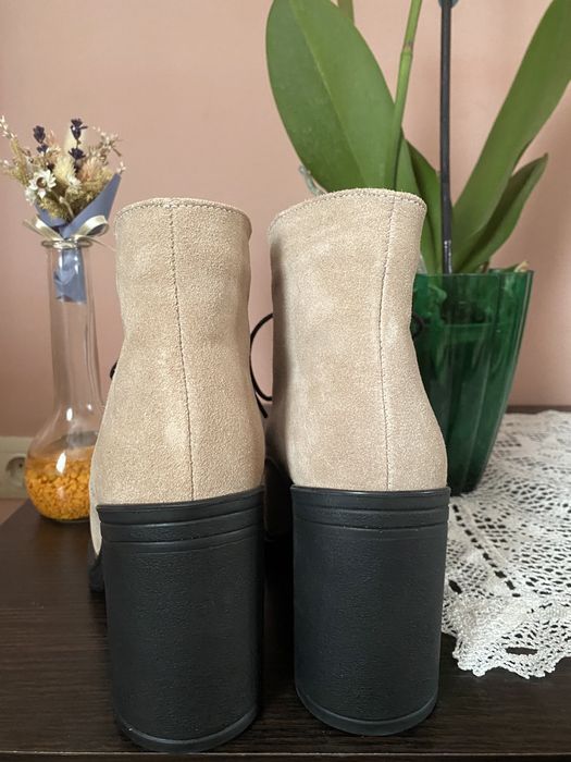 Чоботи з натуральної замші