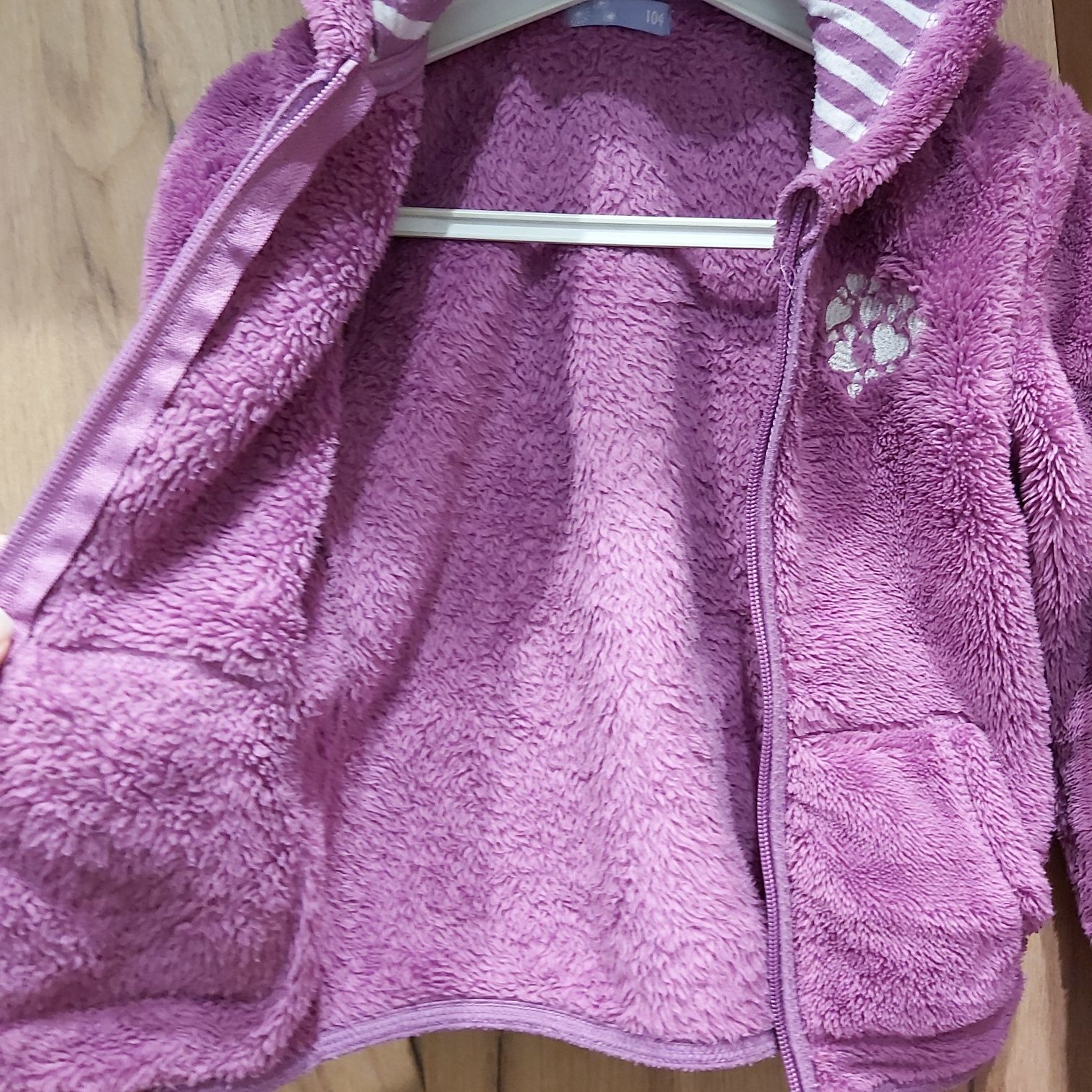 Sweterek dla dziewczynki misiu fioletowy r.104