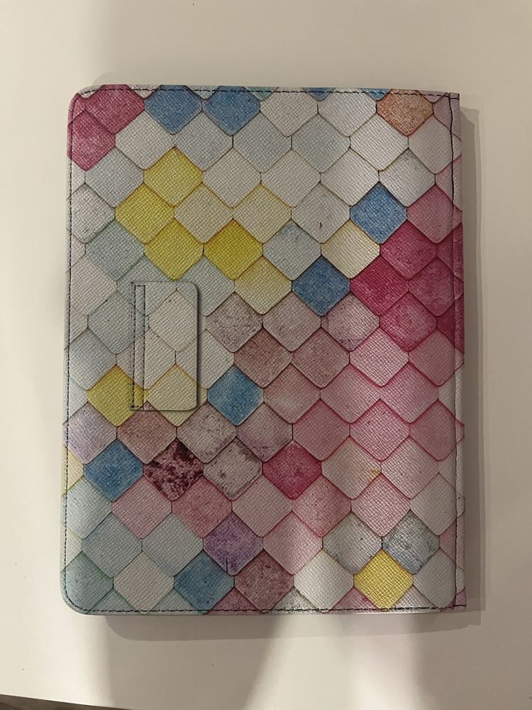 Etui na tablet uniwersalne