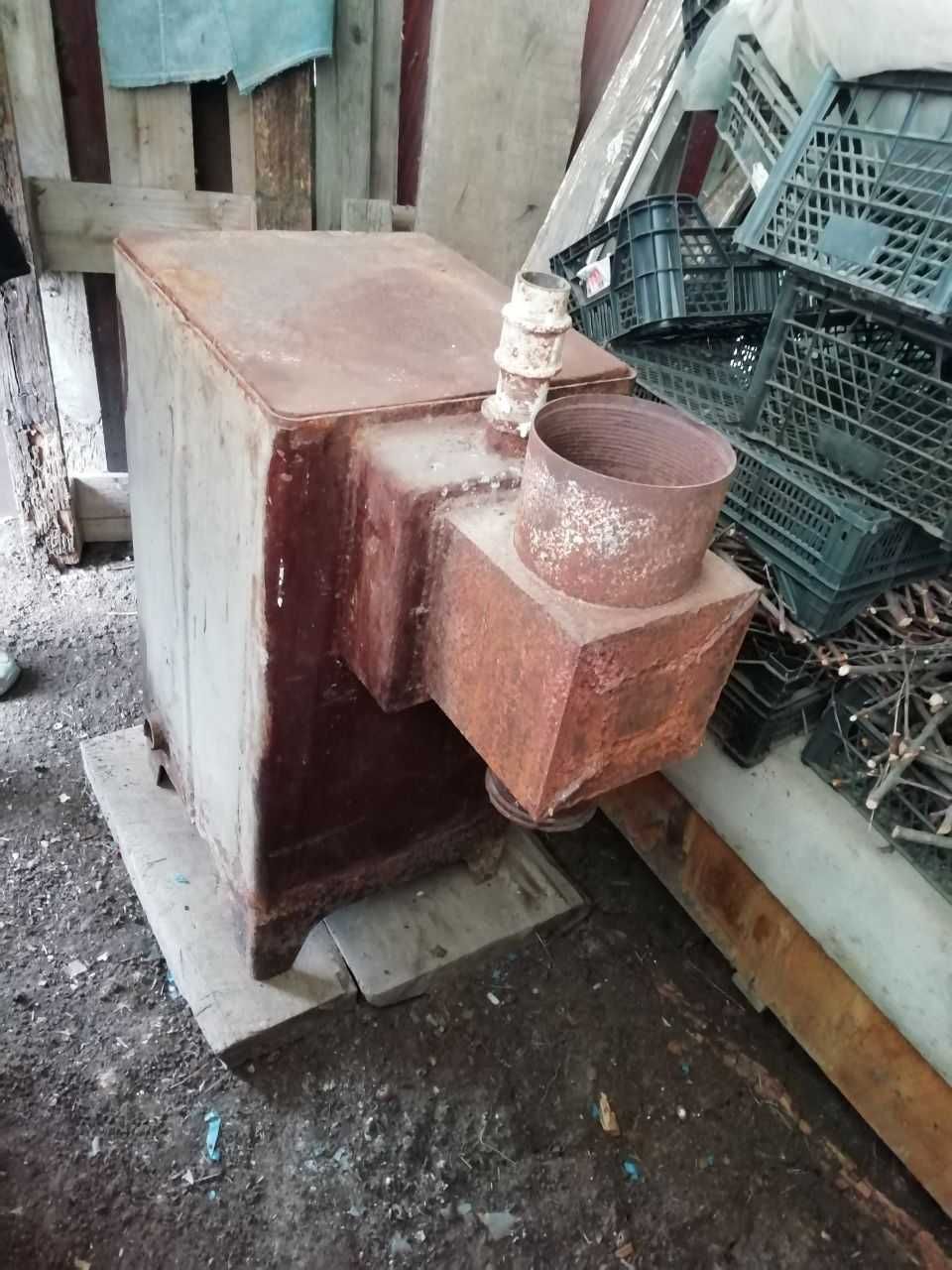 Чавунний котел для опалення старий для газу та дров