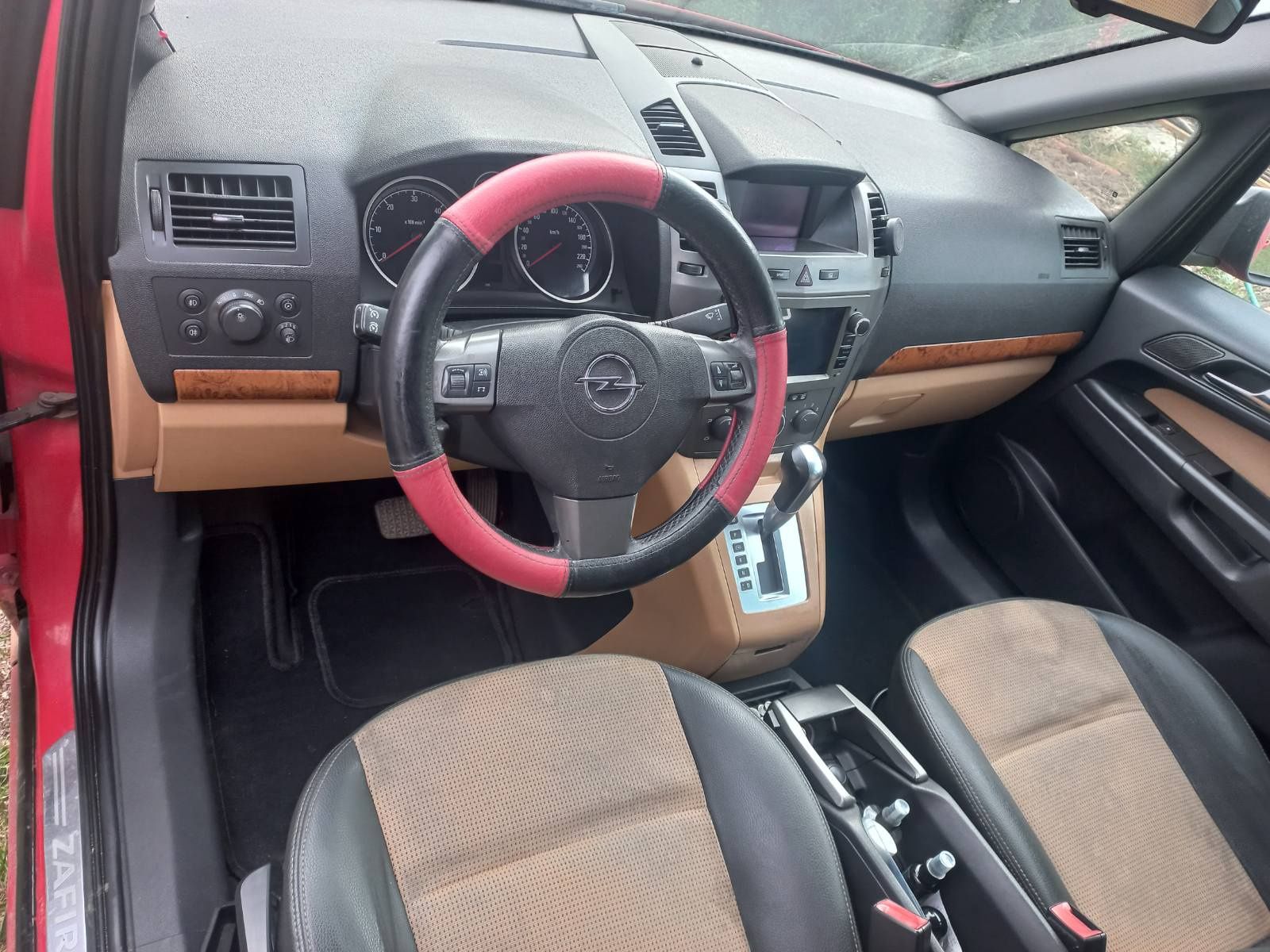 Мінівен Opel Zafira B