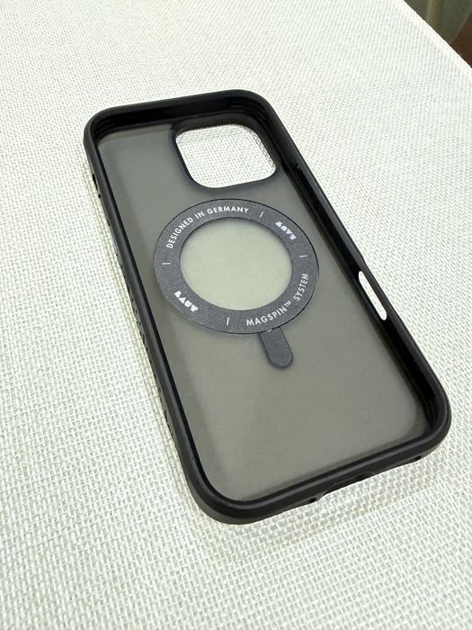 Capa Iphone 16 Pro Max Laut