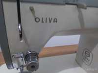 Máquina de costura OLIVA, em ótimo estado