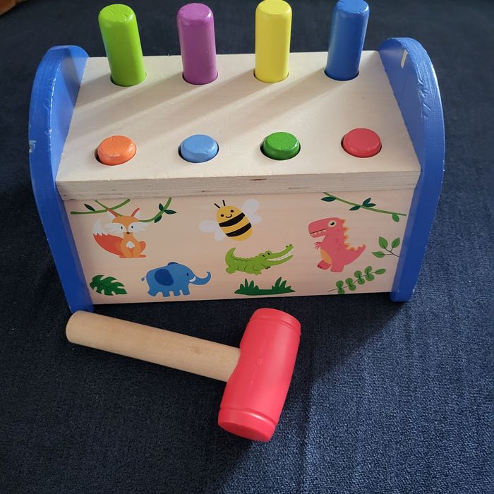 Drewniana zabawka kolorowy wbijak