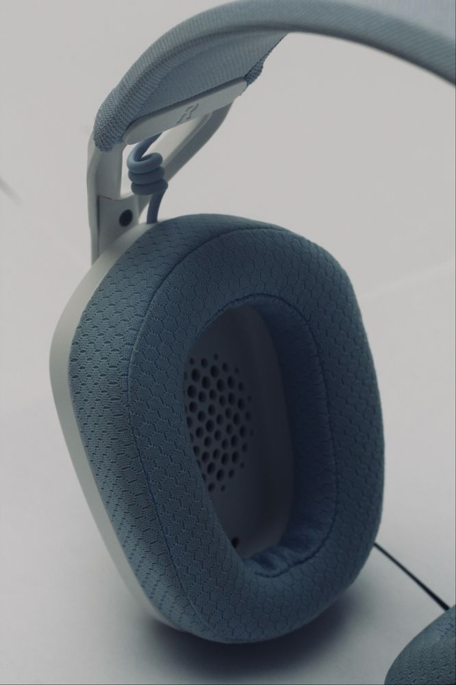Fones Logitech G435