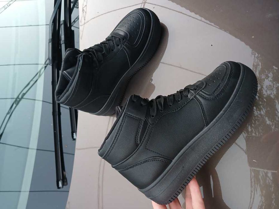 Круті кросівки/хайтопи. р.39(але дуже маломір)