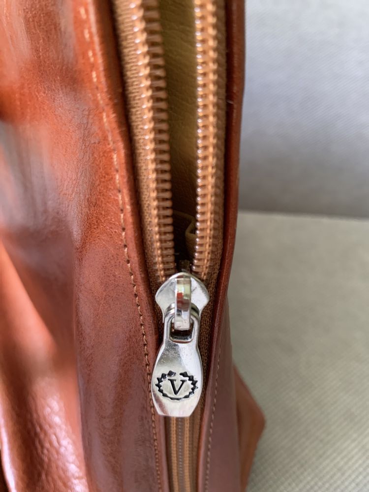 Італійська шкіряна сумка ,рюкзак Valentina