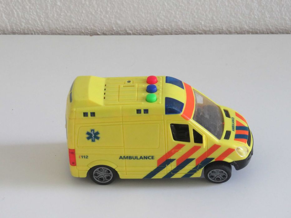 Brinquedo: Ambulância 112