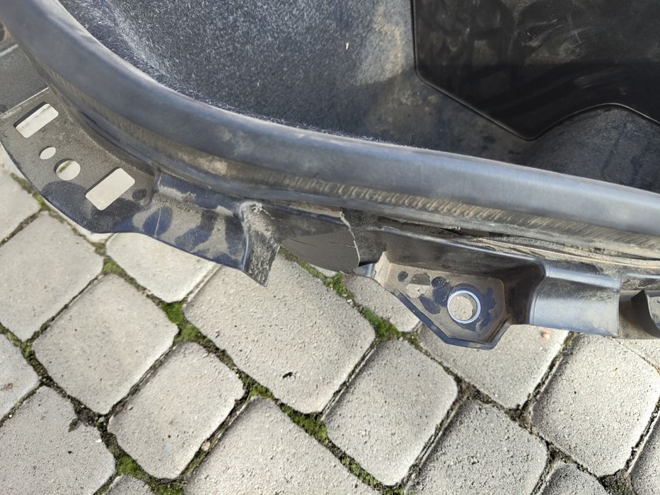 Переднє корито полестар 2