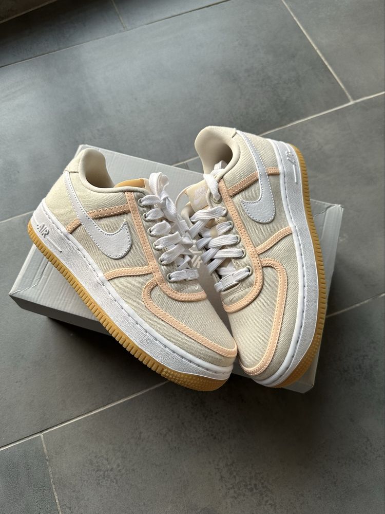Оригінальні жіночі кросівки Nike Air Force 1 ‘07 PRM