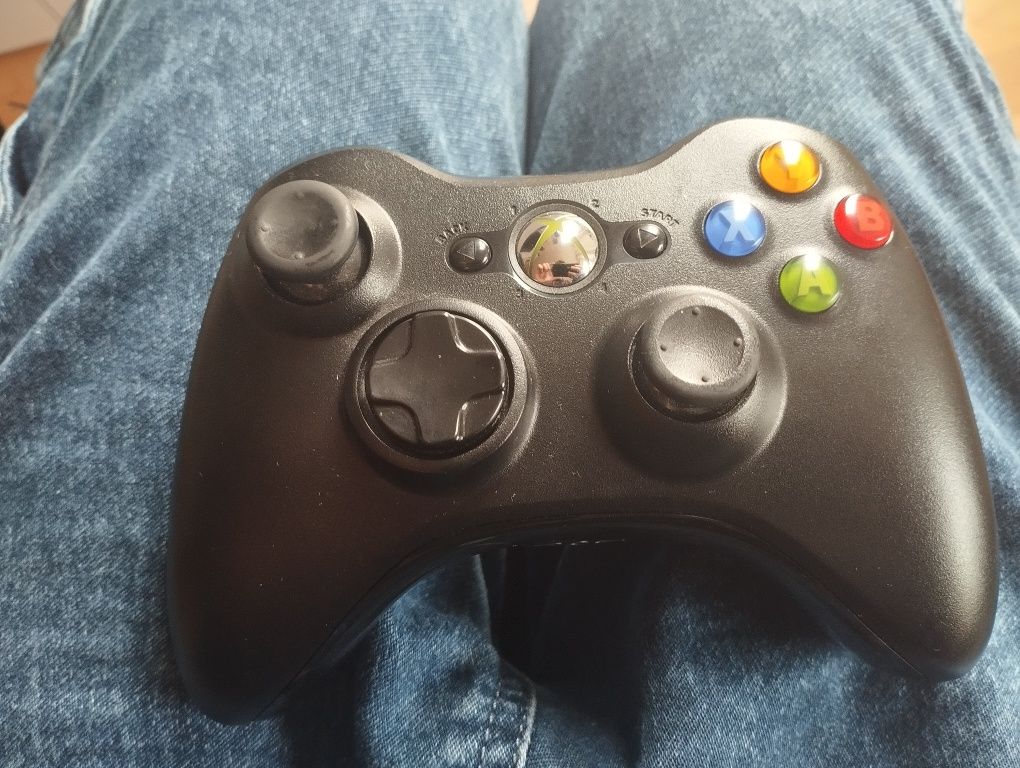 Xbox 360 E 5 lat gwarancji kupione z cex call of duty + gry