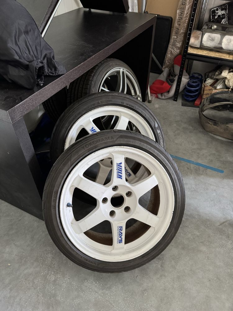 Volk Racing TE37 5x114.3 17x8.5J+30