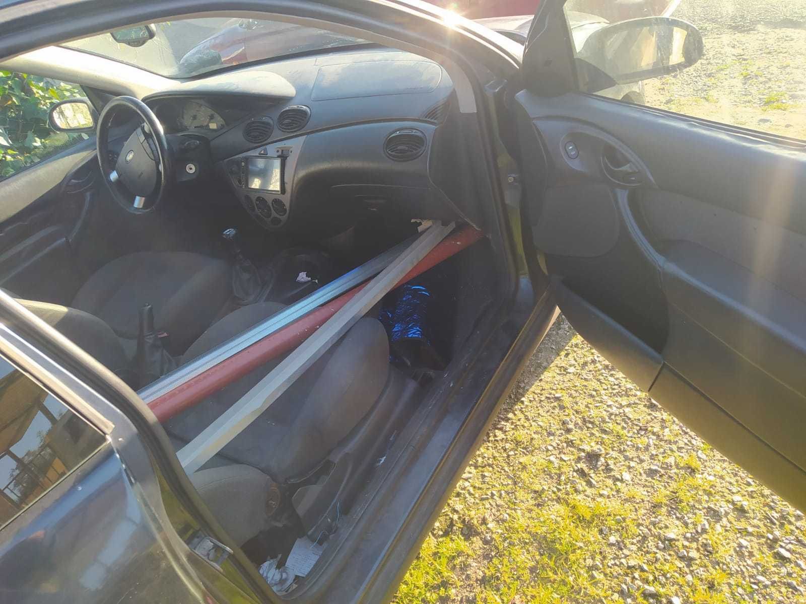 Ford Focus (Avariado)